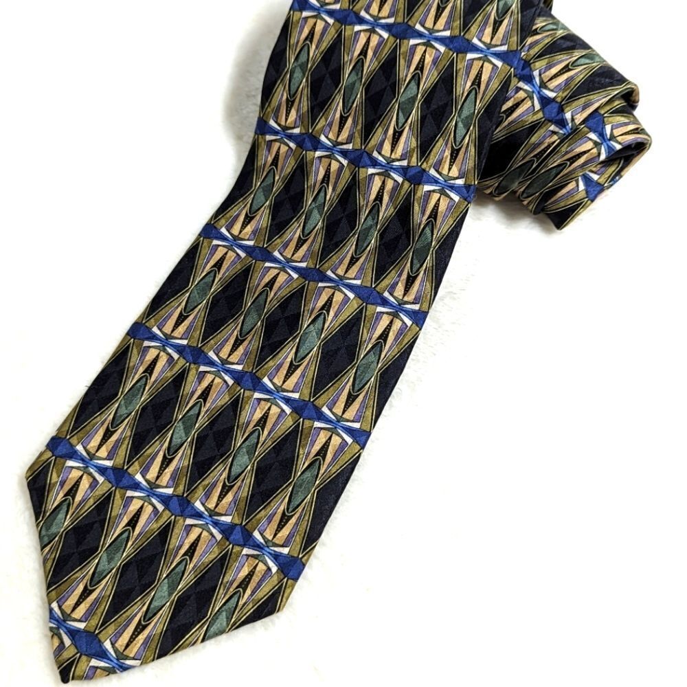Vintage Men's Cambridge Classic 100% Silk Tie Geometric Motif